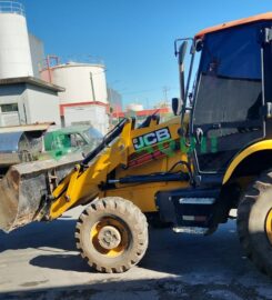 Retroescavadeira, JCB