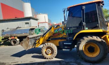 Retroescavadeira, JCB