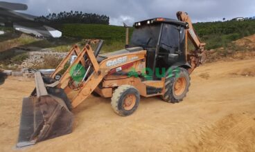 Retroescavadeira, Case 580N 4×4