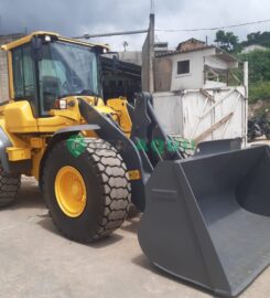 Pá Carregadeira, Volvo L70F