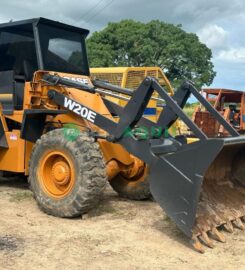 Pá Carregadeira, Case W20E