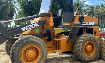 Pá Carregadeira, Case W20E