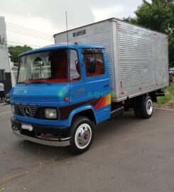 Caminhão baú 3/4, Volkswagen MB 608