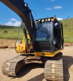 Retroescavadeira, Jhon Deere 130G