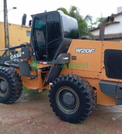 Pá Carregadeira, Case W20F