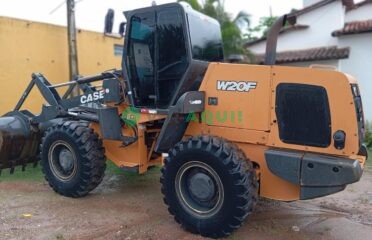 Pá Carregadeira, Case W20F