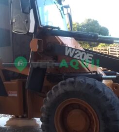 Pá Carregadeira, Case W20E