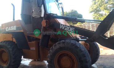 Pá Carregadeira, Case W20E