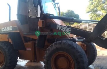 Pá Carregadeira, Case W20E