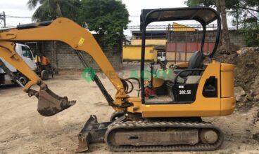 Mini escavadeira, Caterpillar