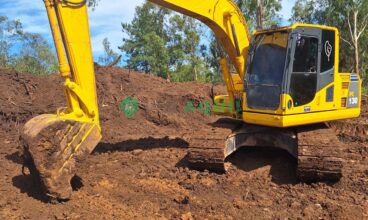 Escavadeira, Komatsu PC130