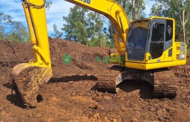 Escavadeira, Komatsu PC130