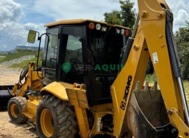 Retroescavadeira, XCMG XT870BRi