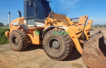 Pá Carregadeira, Case 621D