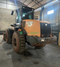 Pá Carregadeira, Case 621E