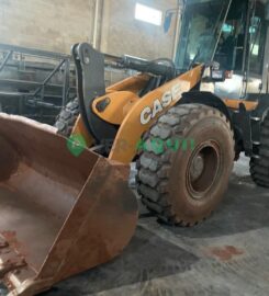 Pá Carregadeira, Case 621E