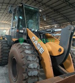 Pá Carregadeira, Case 621E