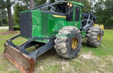 Skidder, Jhon Deere 648L com guincho