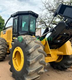 Skidder, Caterpillar 525D com guincho
