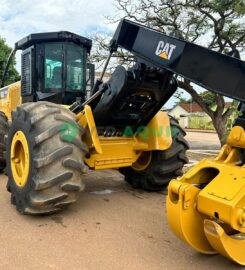 Skidder, Caterpillar 525D com guincho