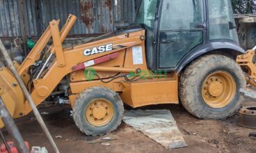 Retroescavadeira, Case 580N