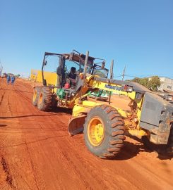 Motoniveladora, Komatsu GD655