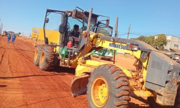 Motoniveladora, Komatsu GD655