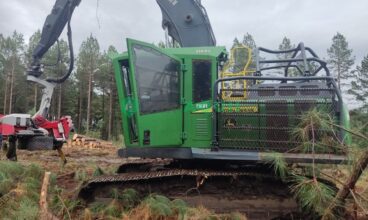 Escavadeira Florestal, John Deere 2144G