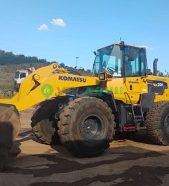 Pá carregadeira, Komatsu WA320