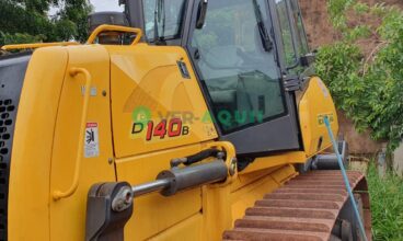 Trator de esteira, Caterpillar New Holland D140B