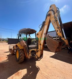 Retroescavadeira, New Holland LB90