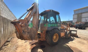 Retroescavadeira, Case 580N