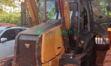 Retroescavadeira, Case 580N